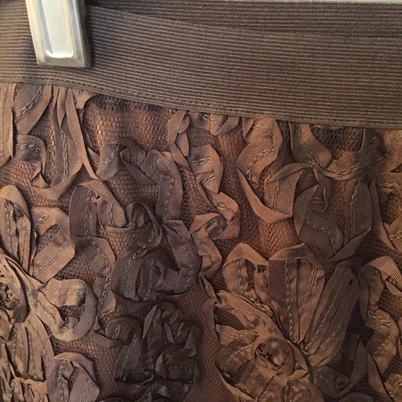 π π Transform Your Wardrobe with the Chic H&M Brown Ribbon Skirt! π π - Picture 6 of 8